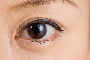 【2025年最新】黒アザのレーザー治療完全ガイド｜効果・リスク・費用を徹底解説